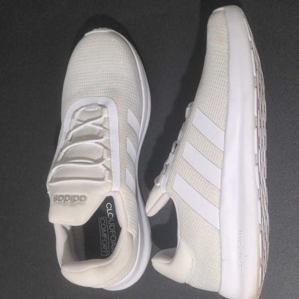 Adidas Ivory White Cloudfoam Comfort Slip-On Sneakers. Size 11 NWOT
